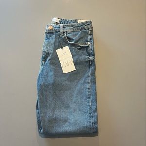 Zara Women Slim Straight Jeans, Size 8, Medium Wash. New With Tags